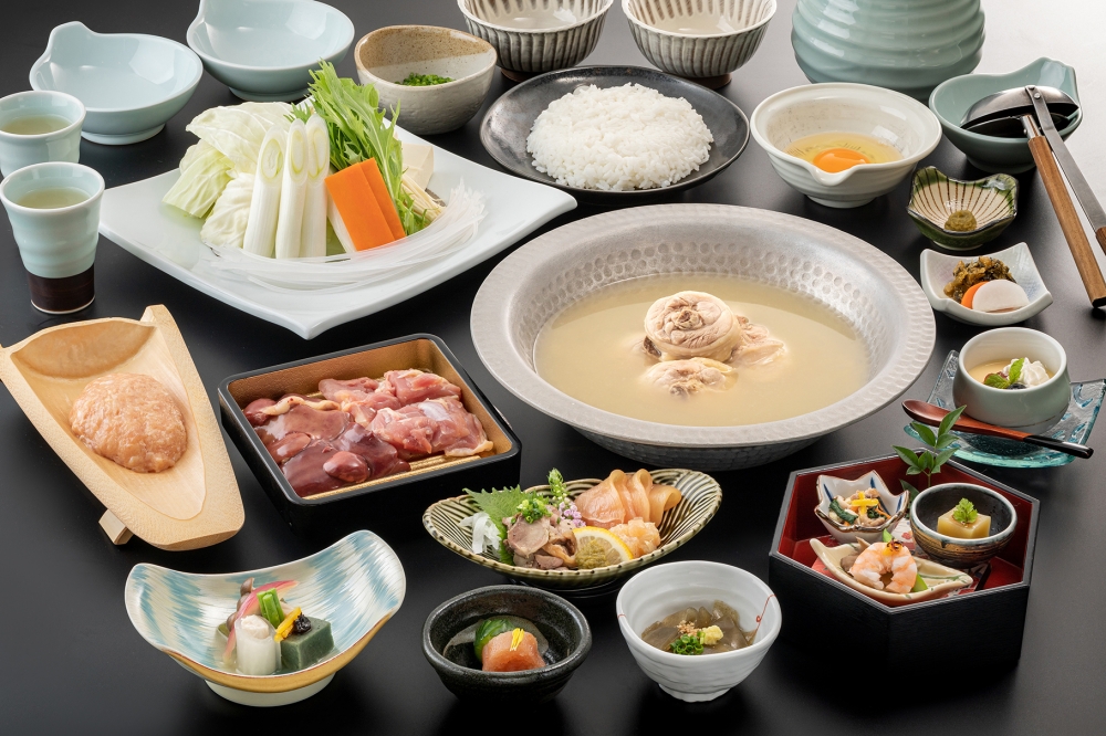 水たき料亭 博多華味鳥［博多駅筑紫口店］｜福岡｜店舗一覧｜水炊き博多華味鳥｜トリゼンダイニング株式会社